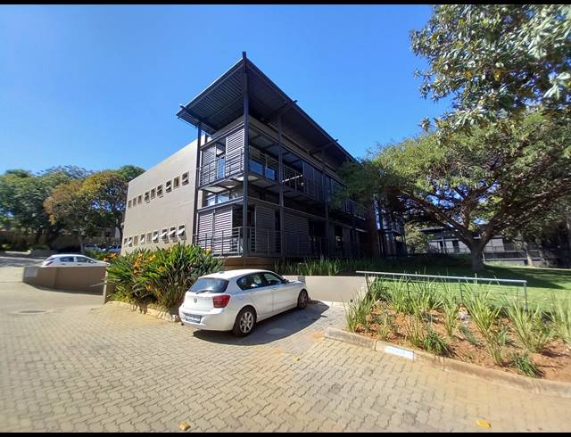 241M² OFFICE TO LET IN BRYANSTON